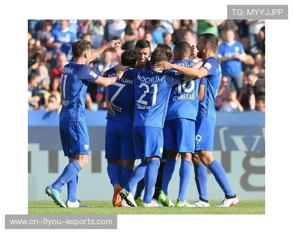 巴黎高压逼迫导致对手后场混乱，登贝莱多次抢断成功